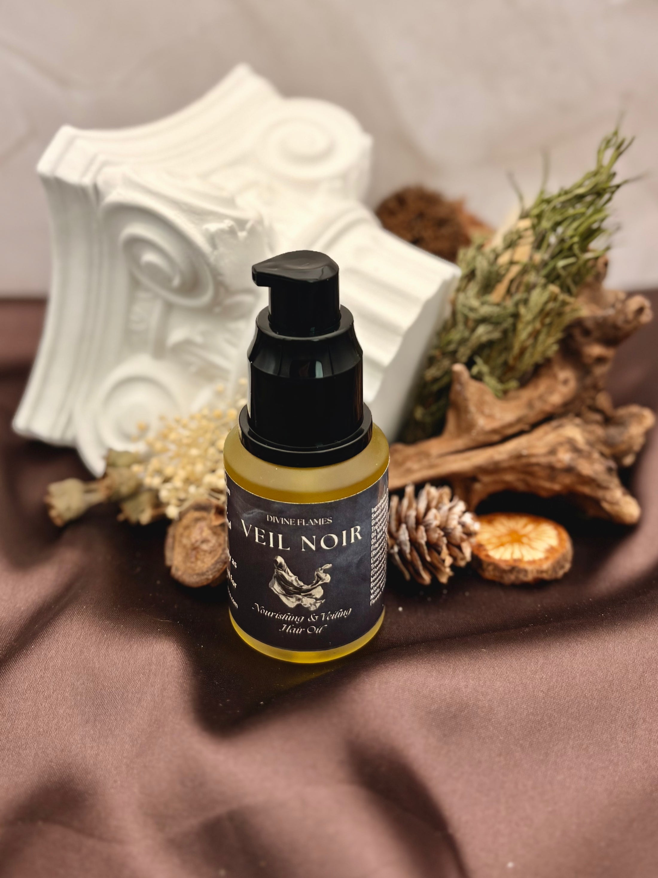 Veil Noir Veiling & Nourishing Hair Oil
