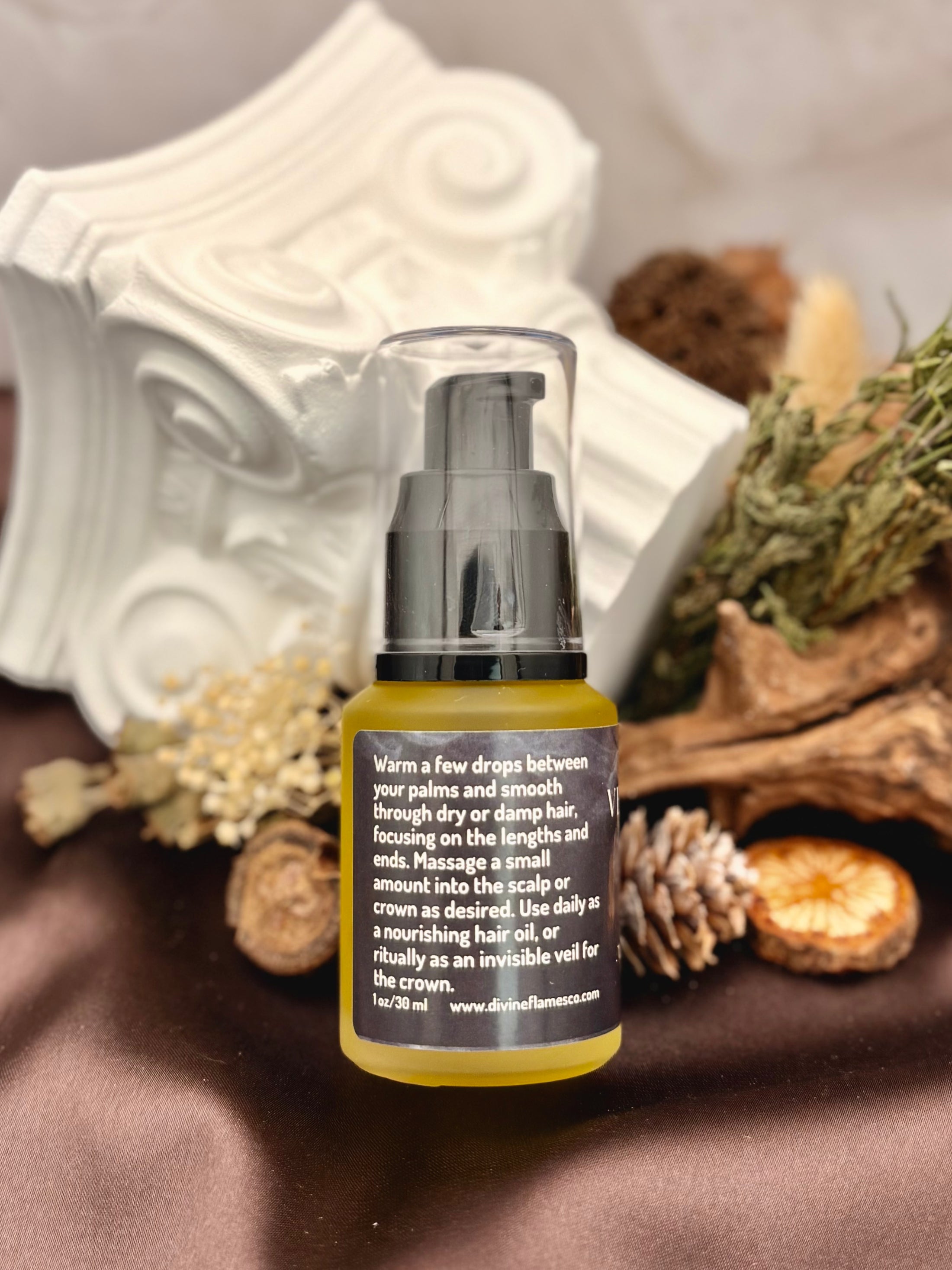 Veil Noir Veiling & Nourishing Hair Oil