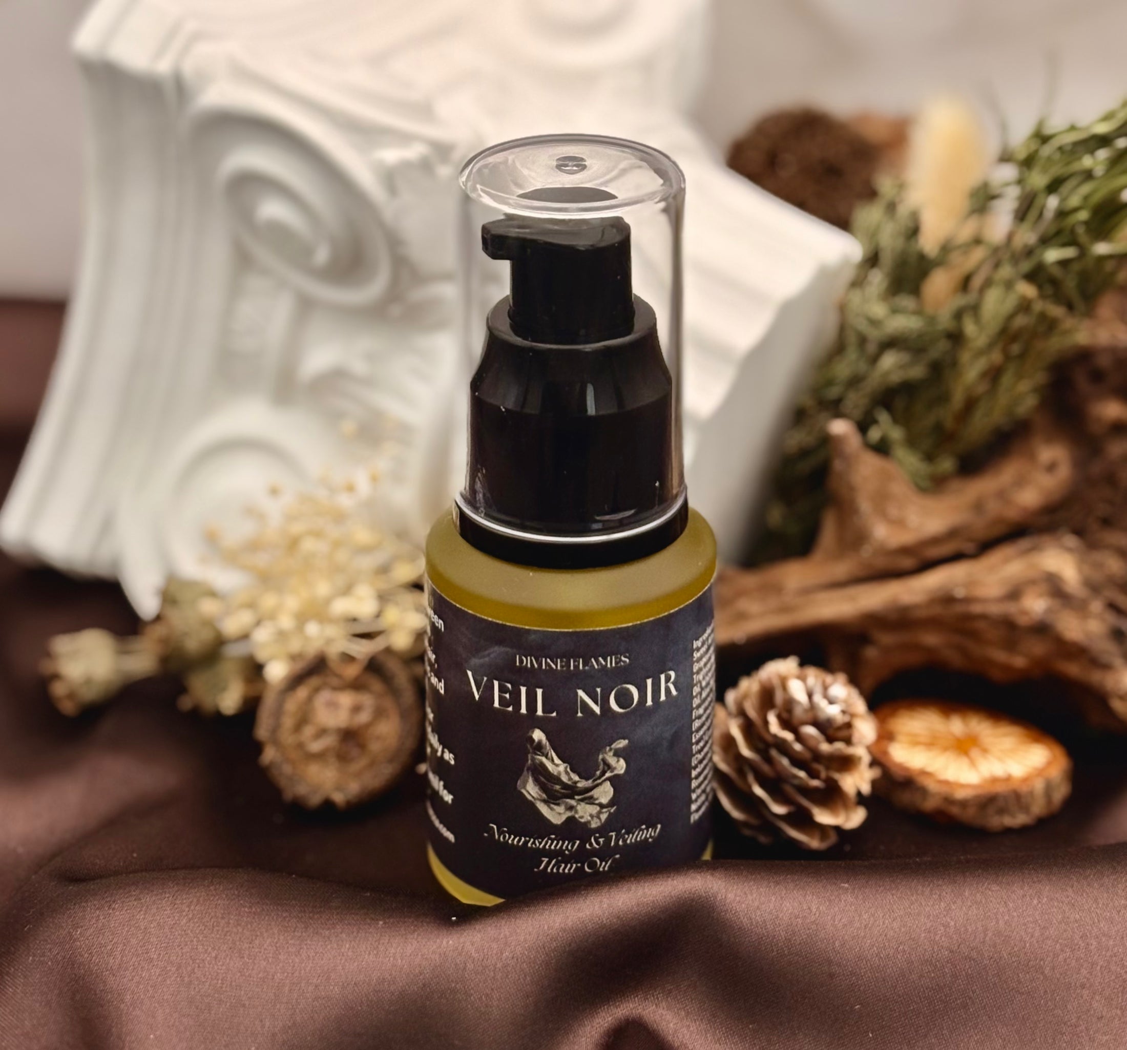Veil Noir Veiling & Nourishing Hair Oil